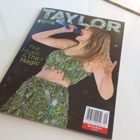 Taylor Swift | The Music & The Magic Magazine - Picture 2 of 11